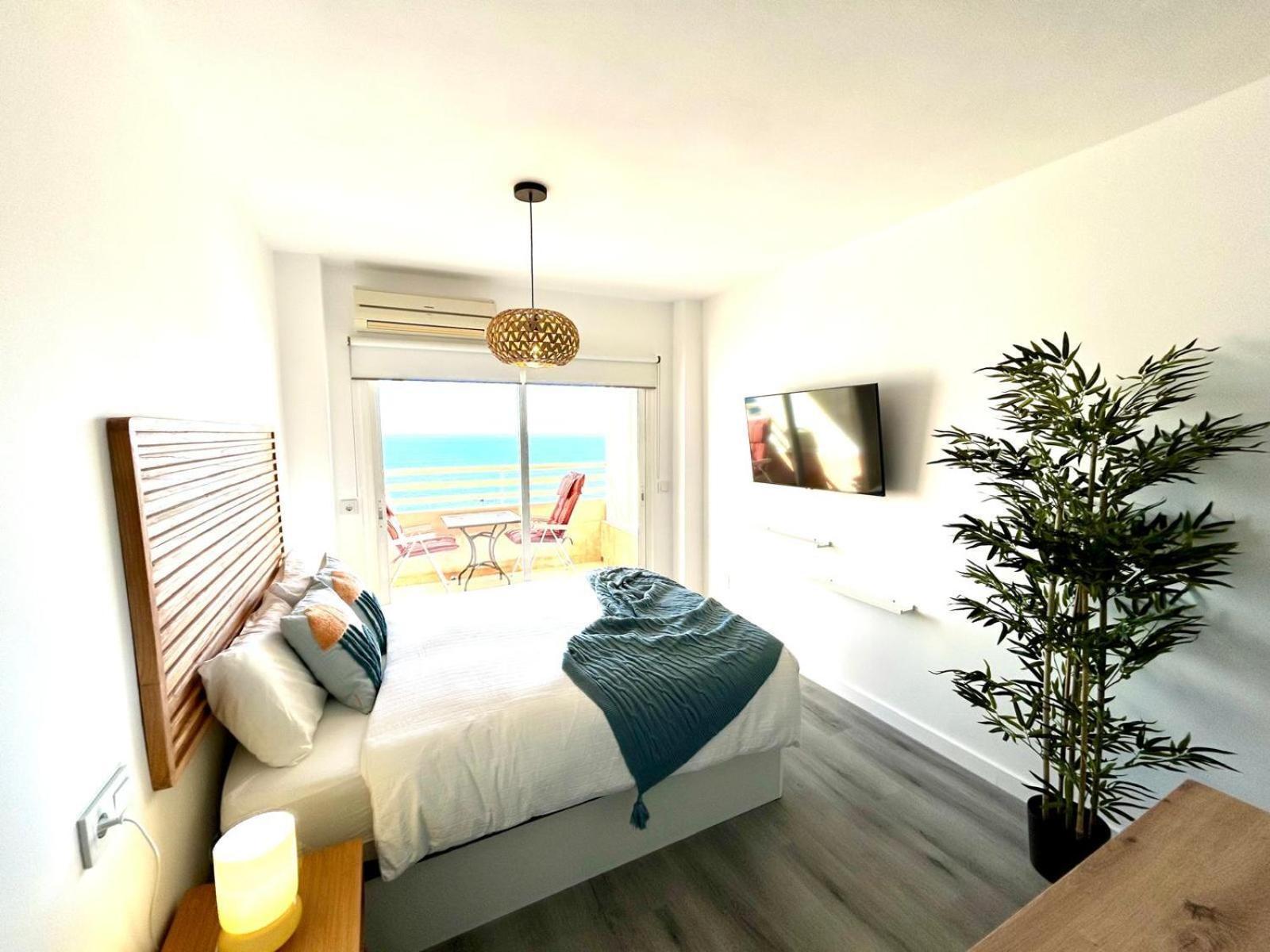 Stella Maris - Amazing Frontal Sea Views With Pool & Terrace By 10Tosea Lägenhet Fuengirola Exteriör bild