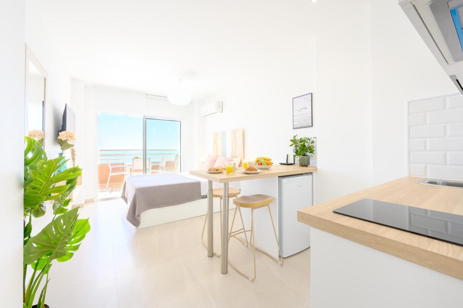 Stella Maris - Amazing Frontal Sea Views With Pool & Terrace By 10Tosea Lägenhet Fuengirola Exteriör bild