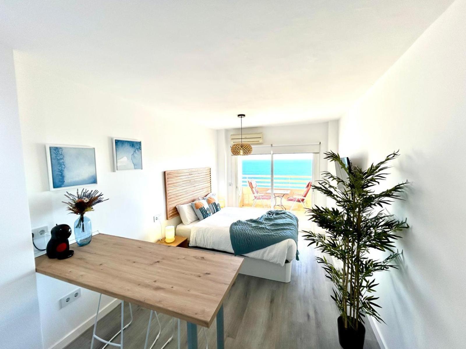 Stella Maris - Amazing Frontal Sea Views With Pool & Terrace By 10Tosea Lägenhet Fuengirola Exteriör bild